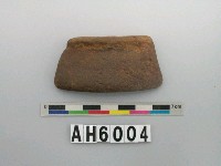 藏品(鐵釉器口緣殘件)的圖片